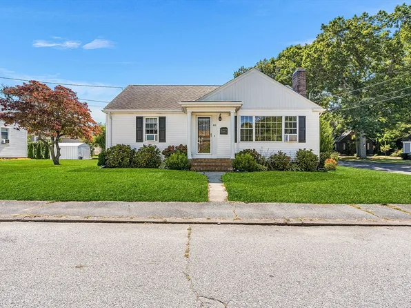 48 Tremont St, Dartmouth, MA 02748