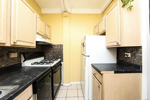 Sold by Century 21 American Homes | media 24