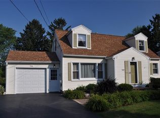 144 Roselawn Cres, Fairport, NY 14450