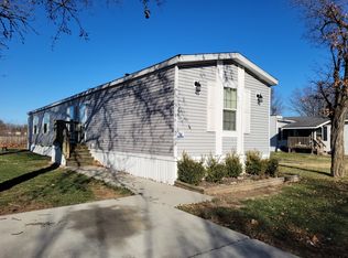 379 Wonderland Dr, Cottage Hills, IL 62018