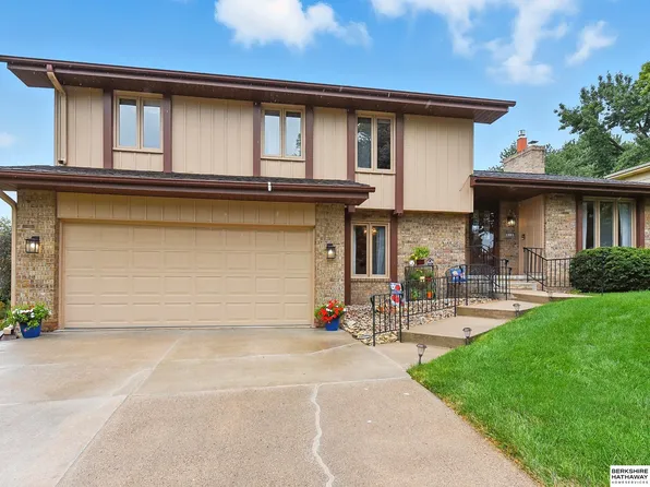 836 S 123rd St, Omaha, NE 68154