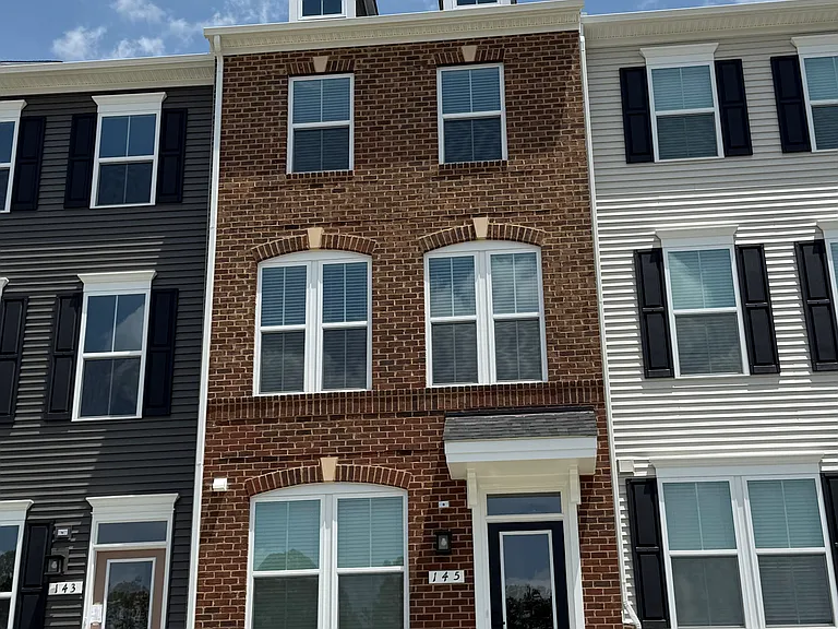 145 Spring Gate Ln — Photo 2