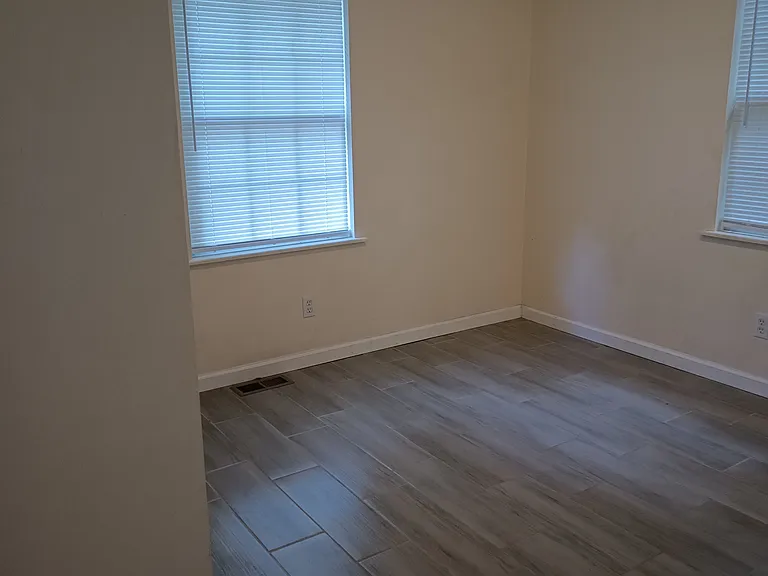 491 W Outer Dr — Photo 13