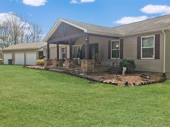 5586 County Line Rd, New Castle, PA 16101