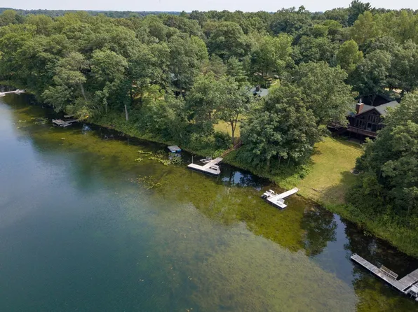 214 Fern Ln, Oxford, WI 53952
