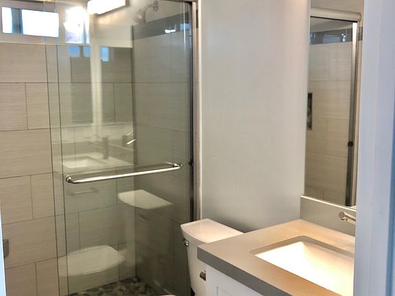 5th image of 2030 Diamond St APT F