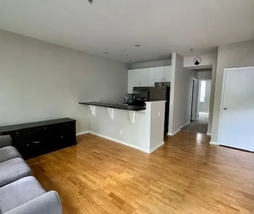 182 Gay St #404