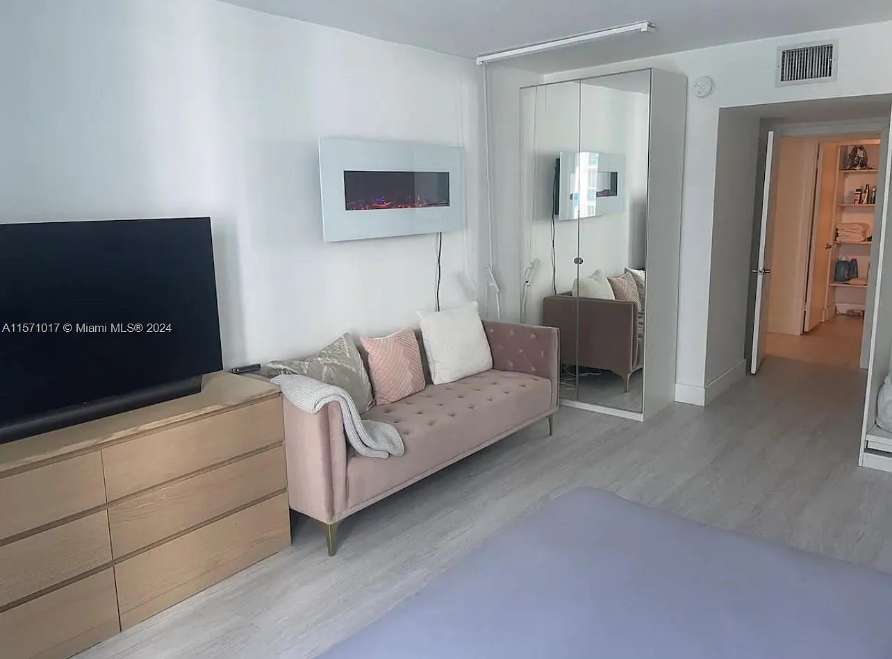 1 bed, 900 sqft, $7,500 — Photo 2