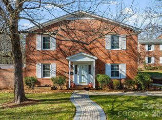 1411 Kensington Rd, Hendersonville, NC 28791