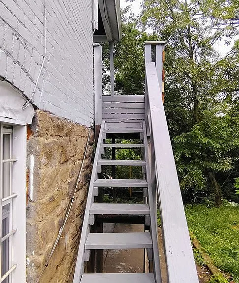 305 Moore Ave — Photo 16