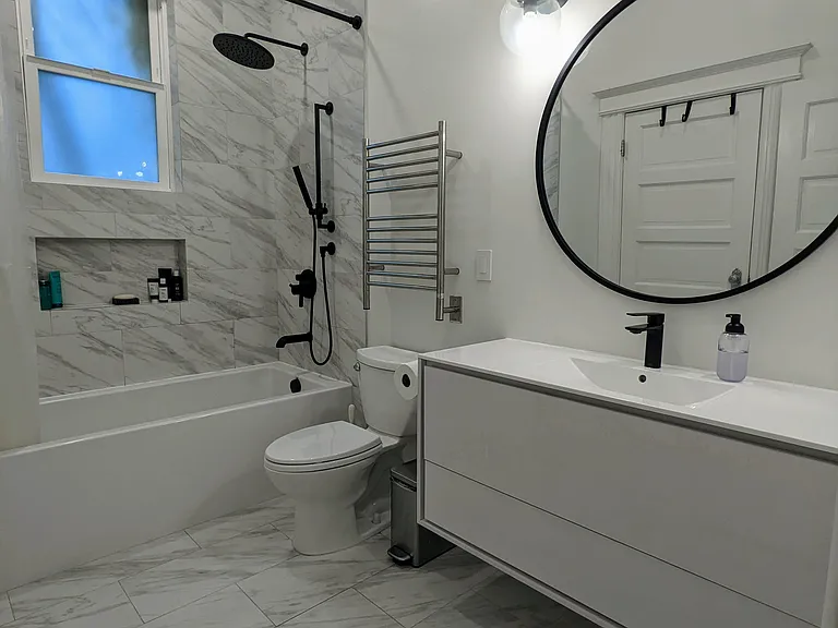154 Tiffany Ave — Photo 4