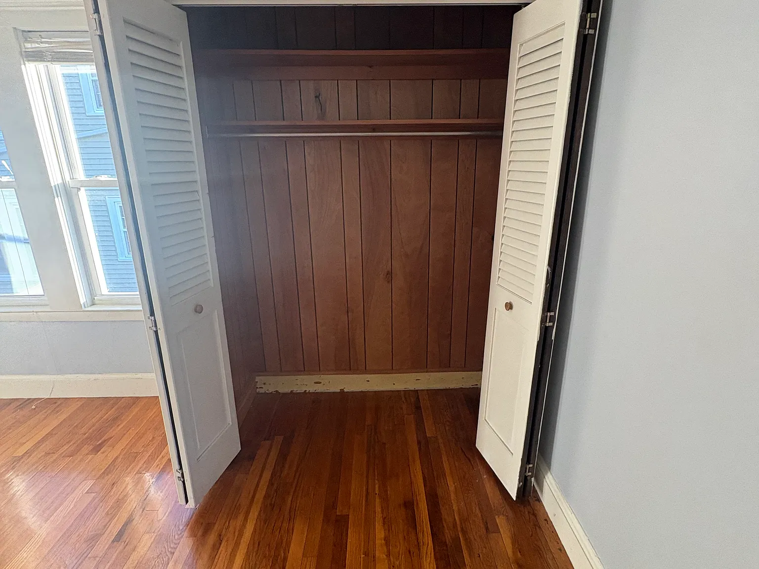 3 bed, 2100 sqft, $1,099 — Photo 2