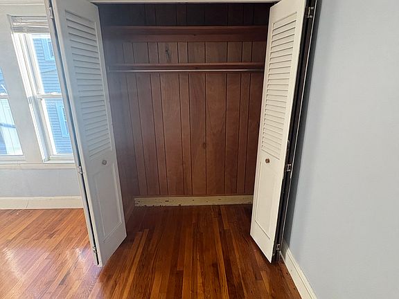 2nd image of 29 Charles St #2