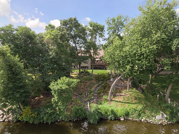 4th image of 10906 Mississippi Dr N