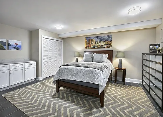 Sold by Warburg | media 17