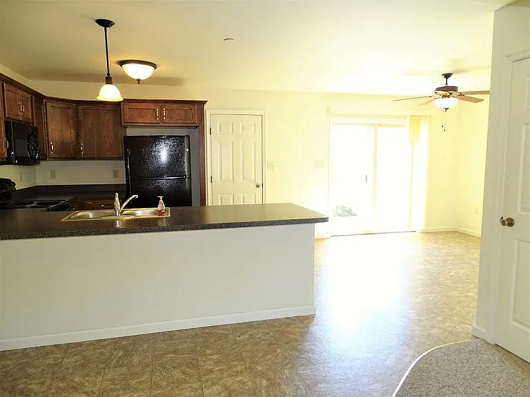 74 Gable Dr — Photo 5