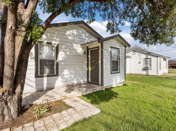 309 Hallvale Dr, White Settlement, TX 76108