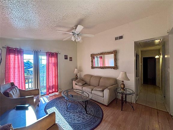 4th image of 3502 Vespasian St #154