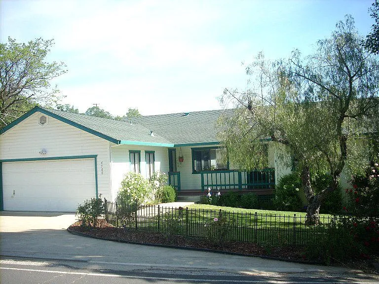 4766 Dunn Rd photo 1