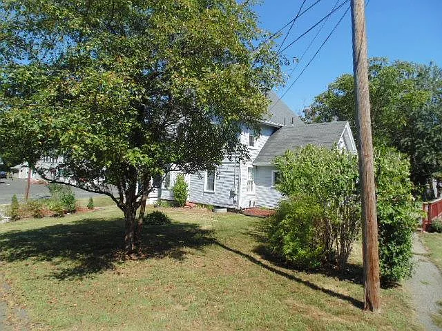 92 Pearl St — Photo 29