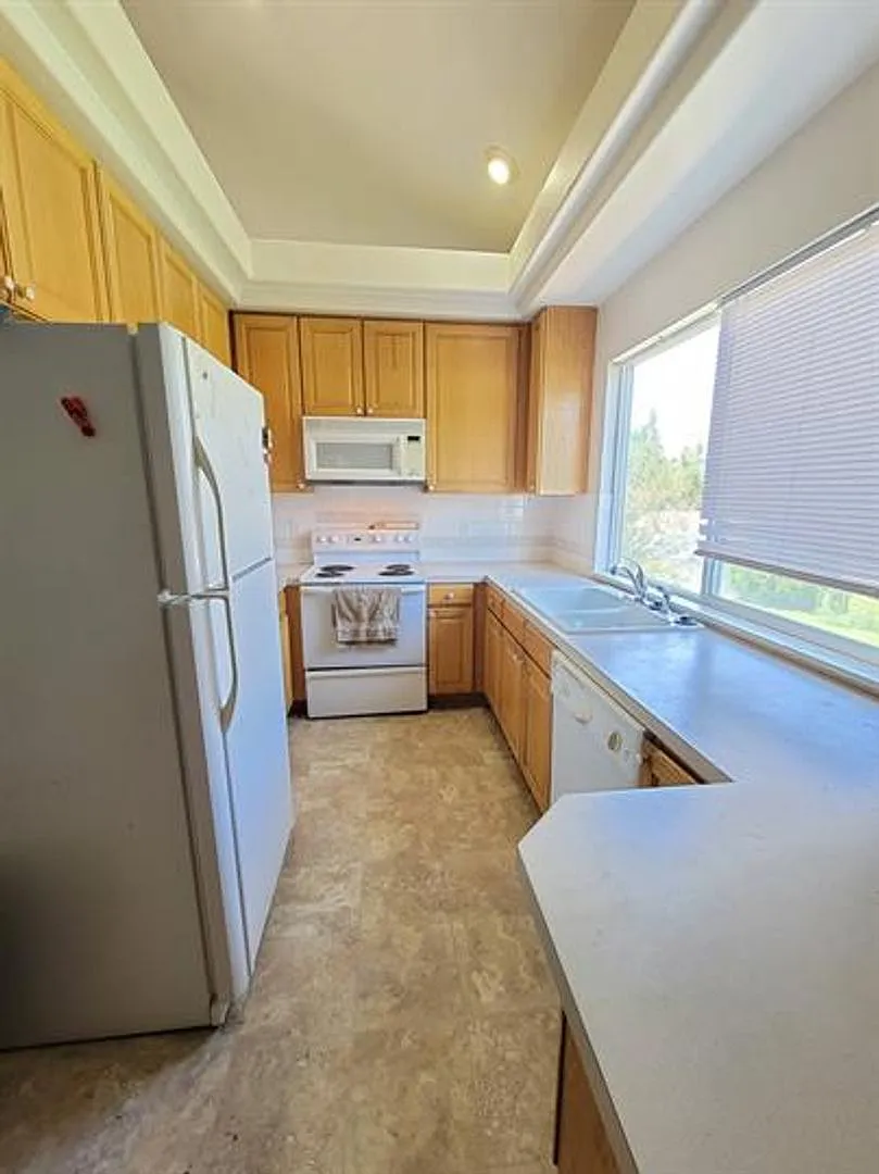 Single Family Home in Hunters Cove — Photo 3