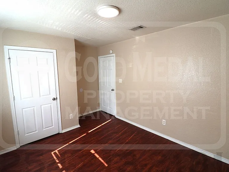 2806 Cantabrian Dr — Photo 7