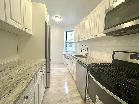 Rented by FirstService Realty (legacy) | media 5