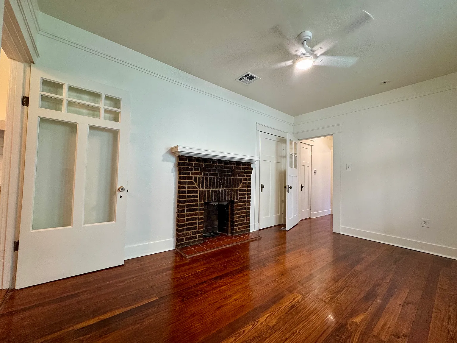 2 bed, 1050 sqft, $1,895 — Photo 4