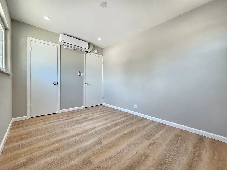 225 N Helena St — Photo 9