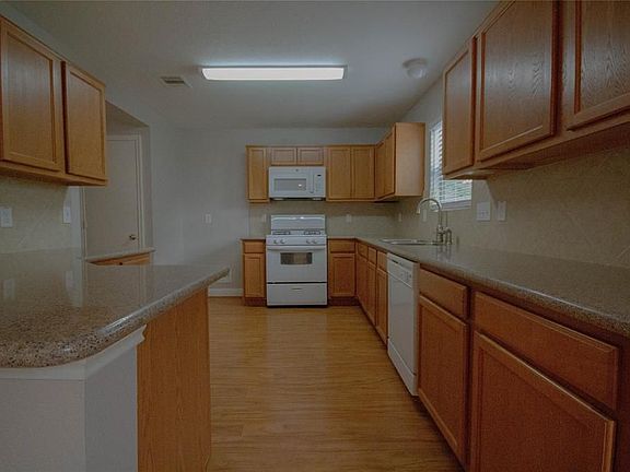4th image of 18759 Westgate Park Dr