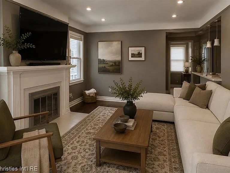 2990 Oakshire Ave — Photo 3