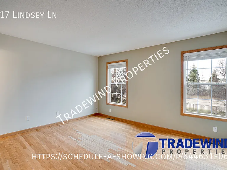 917 Lindsey Ln — Photo 12