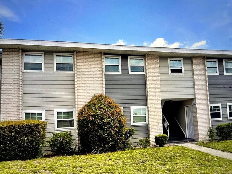 837 Sky Lake Cir #C — Photo 1