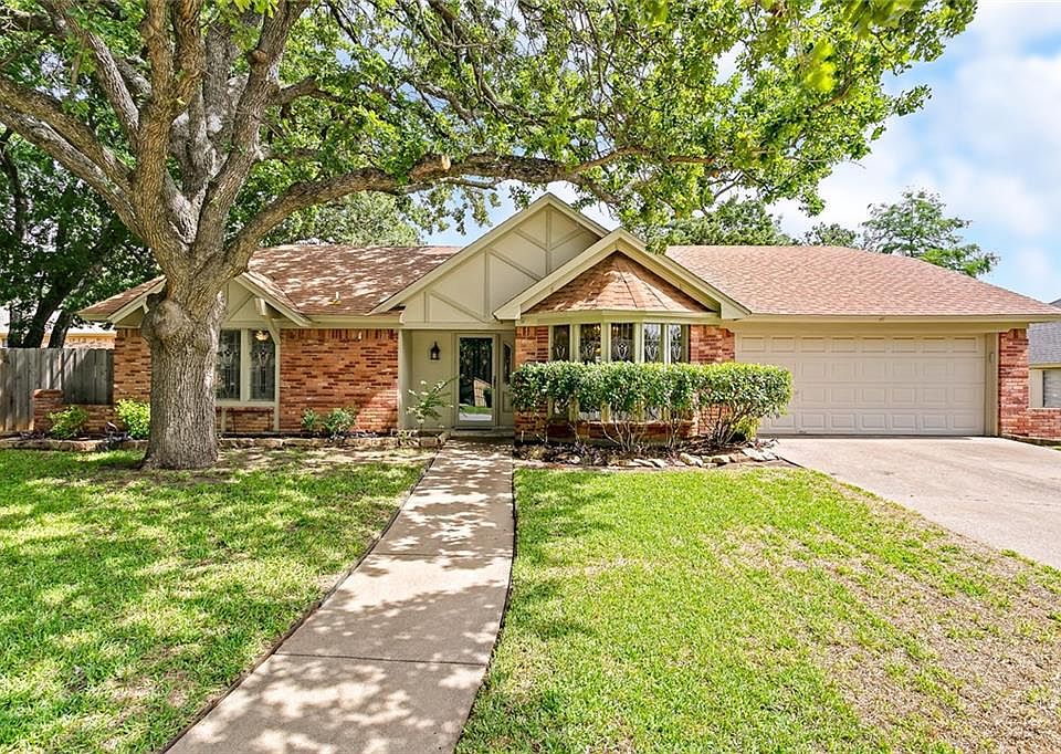 1st image of 217 Carolyn Dr