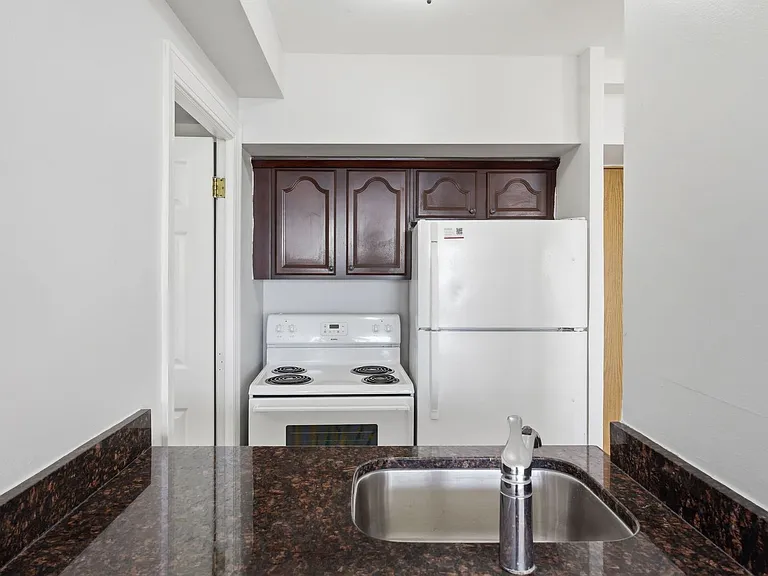 4180 Marine Terrace Apartments — Photo 64