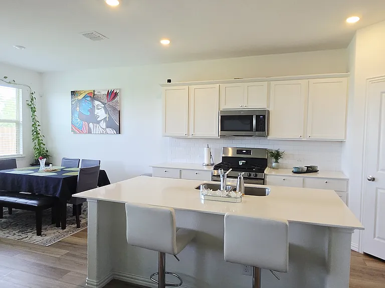 3321 Kingsdown Dr — Photo 5
