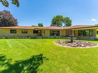 W154N8088 Elm Ln, Menomonee Falls, WI 53051