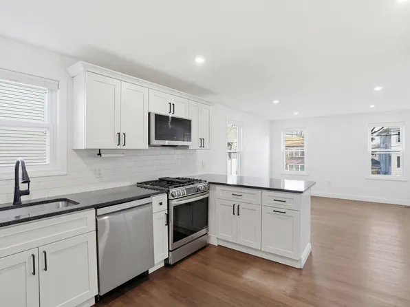 53 Rochambeau Ave #1, Providence, RI 02906