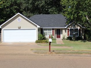 416 Parker Dr, Clinton, MS 39056