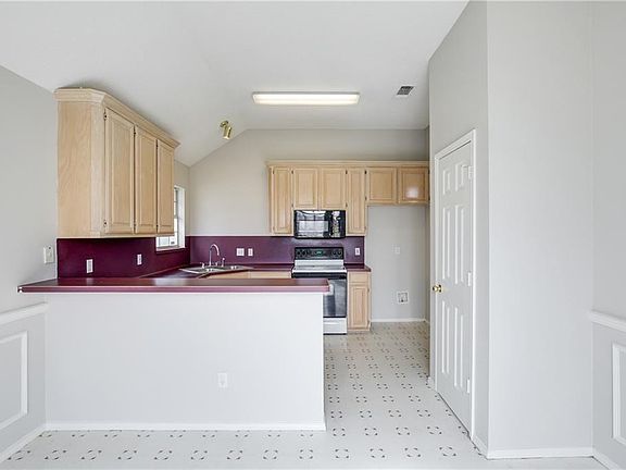 5th image of 8605 Creede Trl