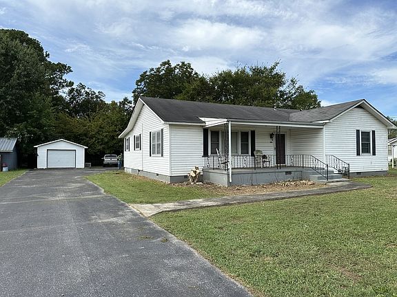 2nd image of 502 Circle Dr