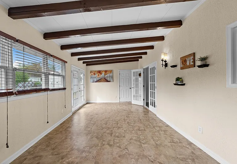 10055 Concord Ct — Photo 17