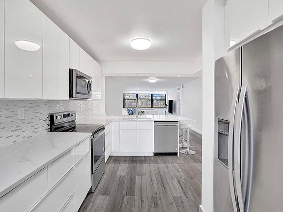 Home For Sale In Kings Point