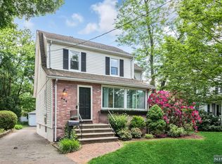 508 Sherwood Rd, Ho Ho Kus, NJ 07423