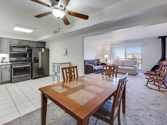 4th image of 717 Killarney Ct APT 2D