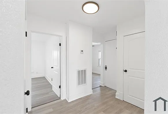 1030 E Broadway St #2 — Photo 6