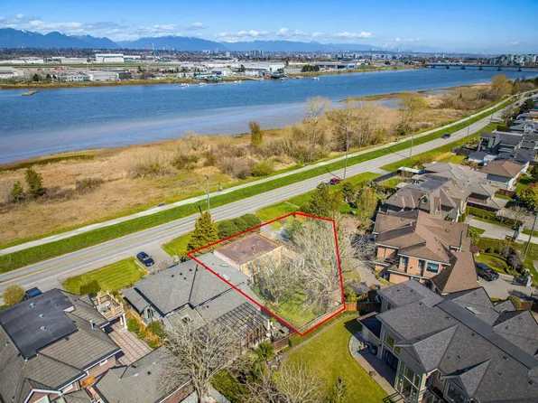 4440 River Rd, Richmond, BC V7C 1A3
