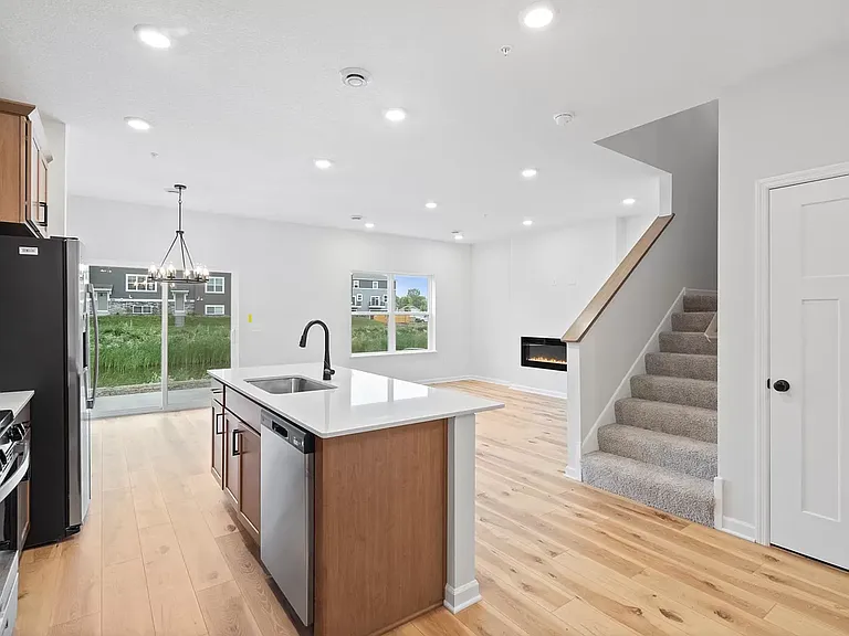 13621 Busch Ln — Photo 5