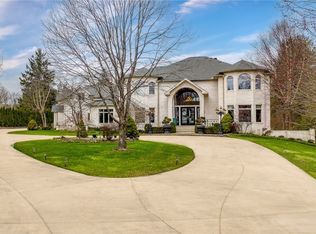 25 Brandon Ct, Chagrin Falls, OH