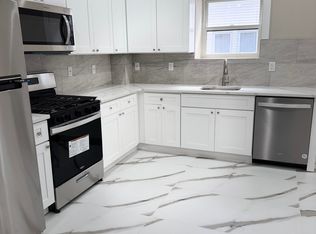 213 Academy St #1B, Jersey City, NJ 07306